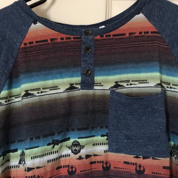 LIGHTLY USED RAGLAN T - Picture 2 of 4